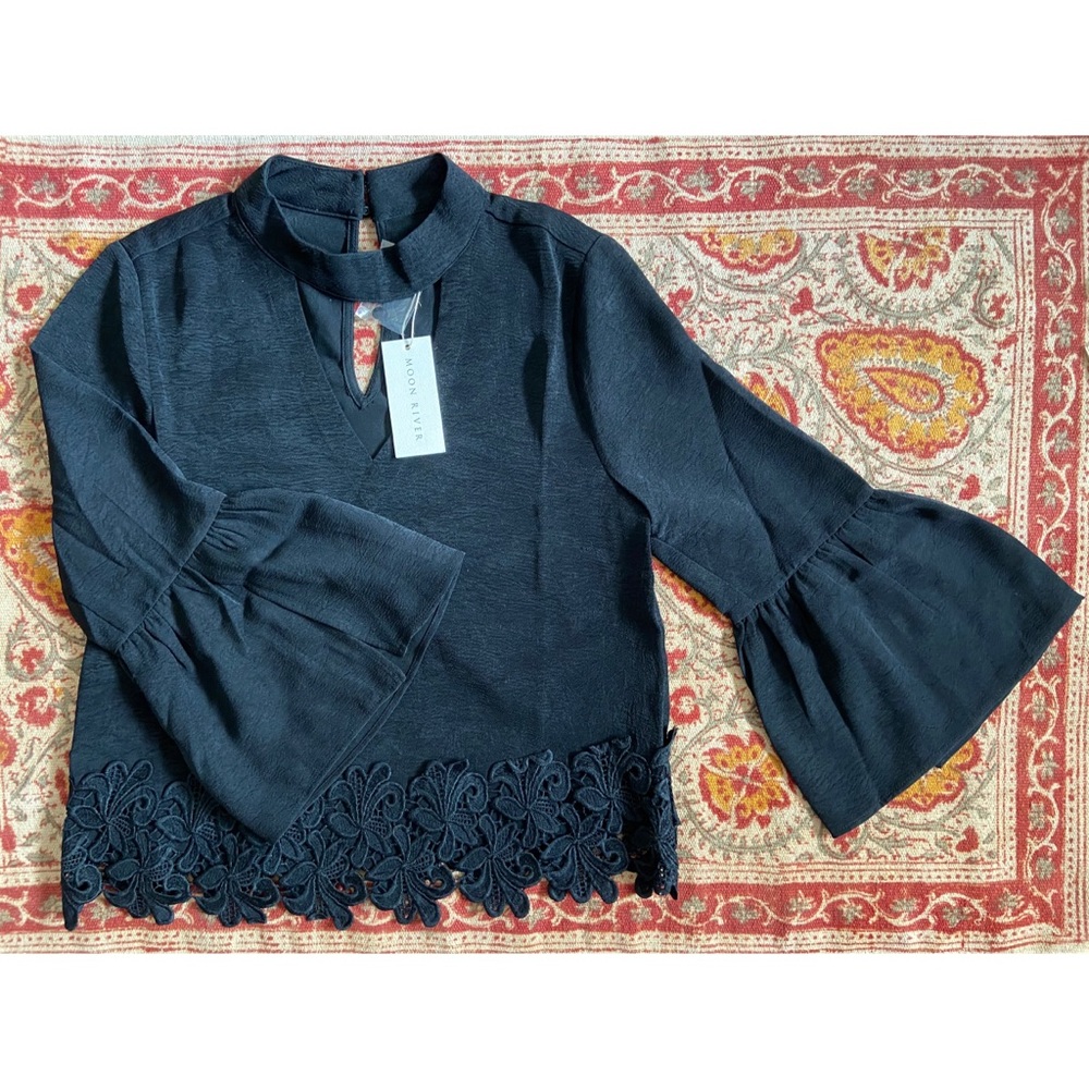Women’s Moon River Bell Sleeve Black Blouse Size S